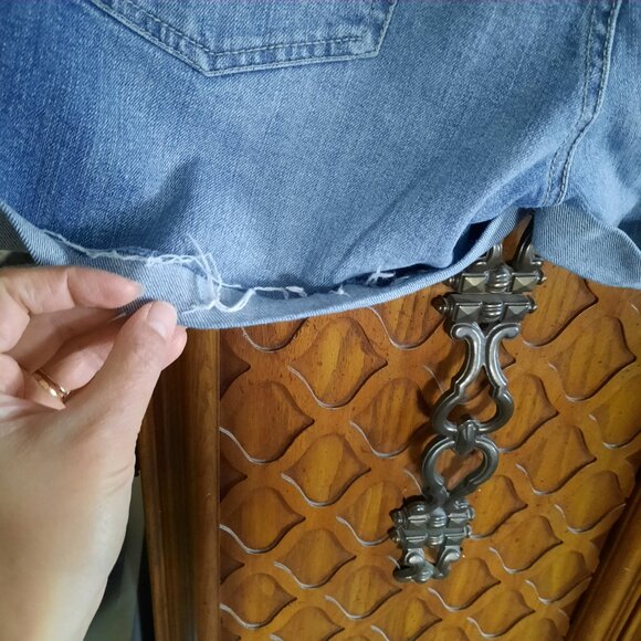 Great Expectations Distressed Maternity Denim Jean Shorts  - Size L - Picture 10 of 14